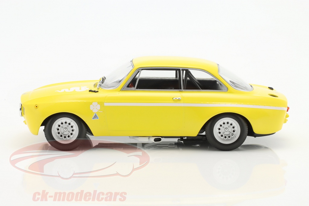 ミニチャンプス1/18 アルファ ロメオ GTA 1300 ジュニア 1971