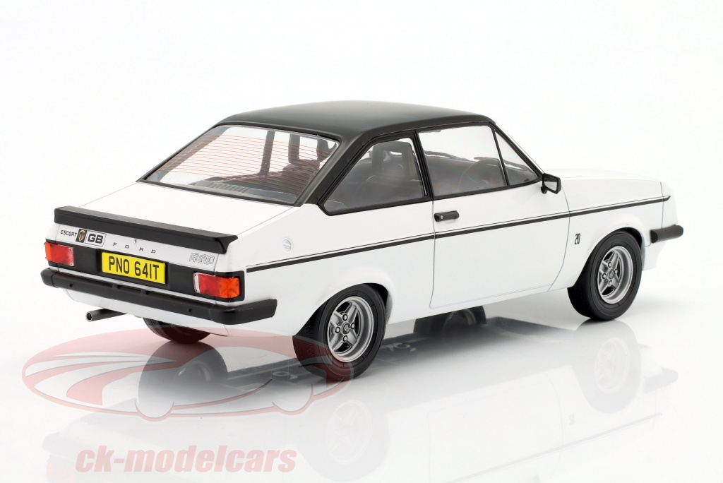 Ford Escort MK2 RS 2000 X-PACK 1977 Bianco Modellino 1:18 MCG Ford Escort MK2 RS 2000 X-PACK 1977 Bianco Modellino 1:18 MCG