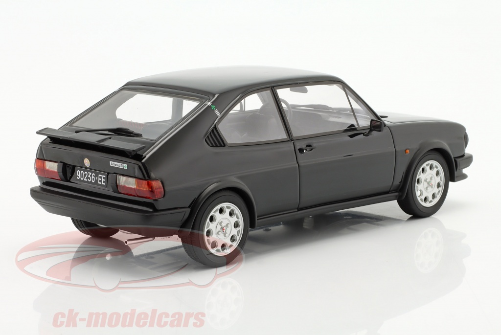 cult-scale-models-1-18-alfa-romeo-alfasud-ti-baujahr-1983-schwarz-cml131-2/