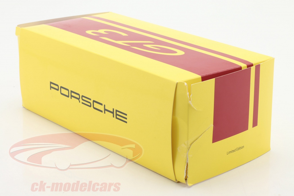 Porsche 911 (991 II) GT3 2018 гонки желтый 1:18 Minichamps/ 2. выбор