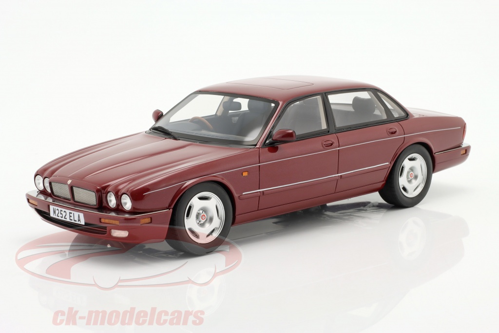 cult-scale-models-1-18-jaguar-xjr-x300-baujahr-1995-weinrot-metallic-cml052-4/
