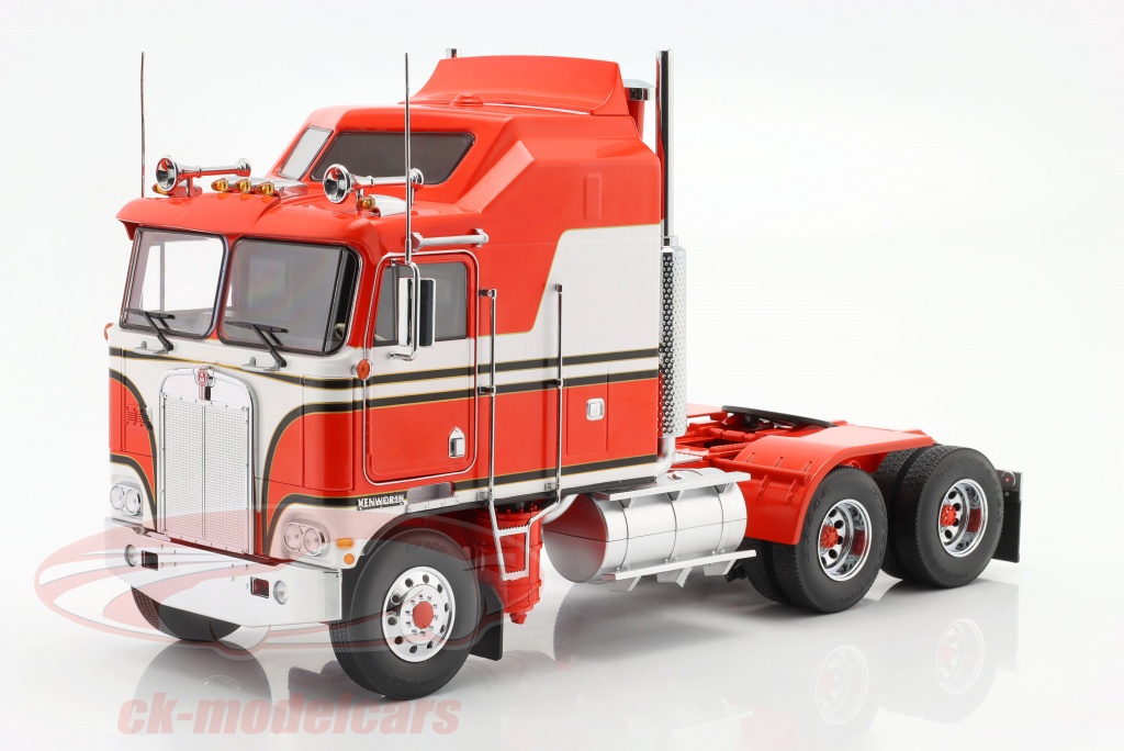 road-kings-1-18-kenworth-k100-aerodyne-truck-1976-red-white-rk180141/