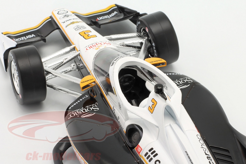 Voiture de course N°3 – INDYCAR scoot McLaughlin