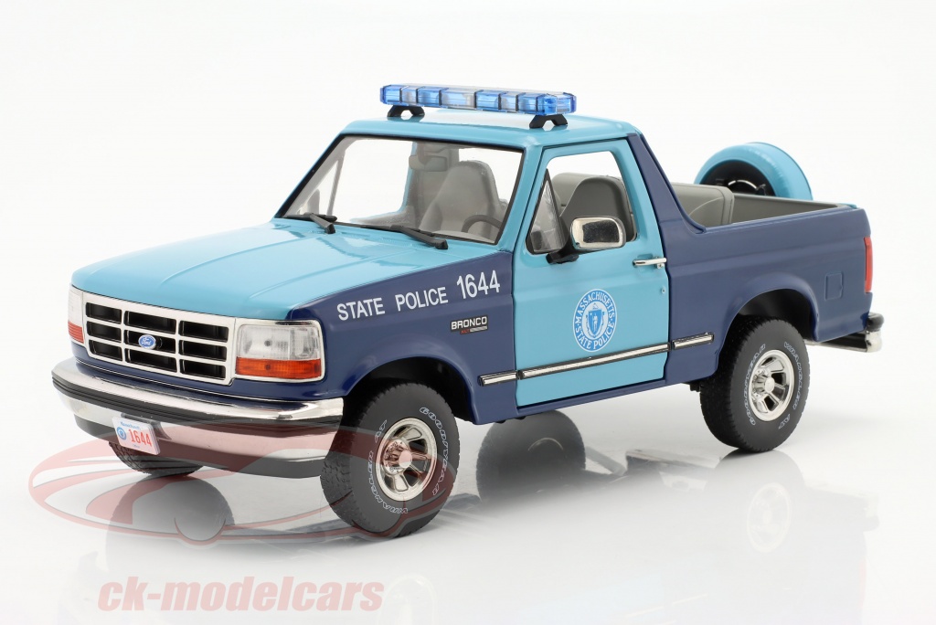 greenlight-1-18-ford-bronco-xlt-massachusetts-state-police-1996-blau-19120/