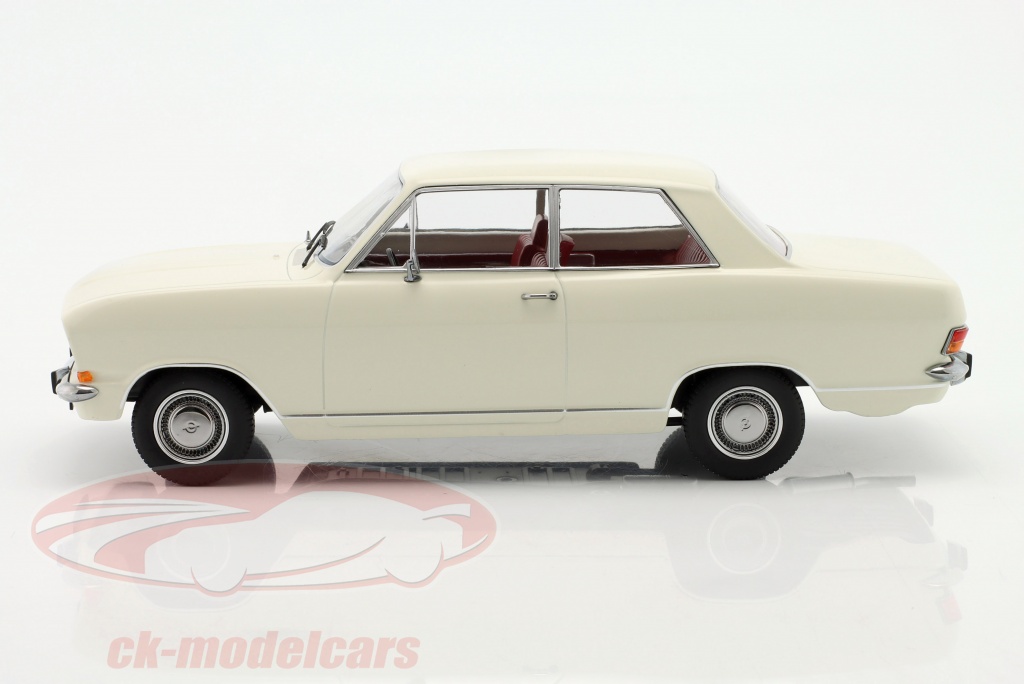 Voiture de 1983 couleur blanche et jaune - OPEL Kadett D SR
