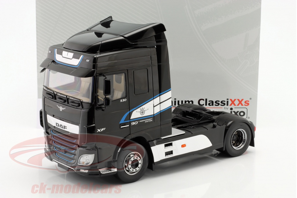 Modèle Réduit DAF XF Space Cab 1:18 Rouge Métallisé - Édition Premium ClassiXXs 2018