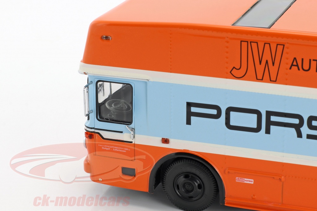 Camion De Collection 1/43° Mercedes Benz Rouge