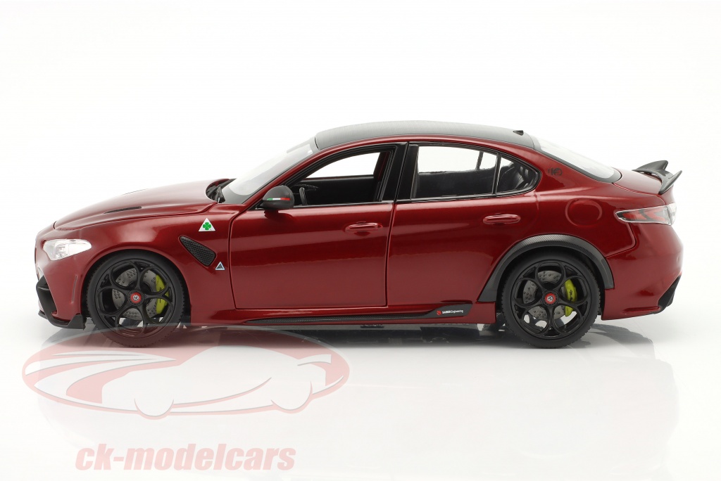 BBURAGO 1/18 Alfa Romeo Giulia GTA 2020 Modello Pressofuso Rosso - 11048R