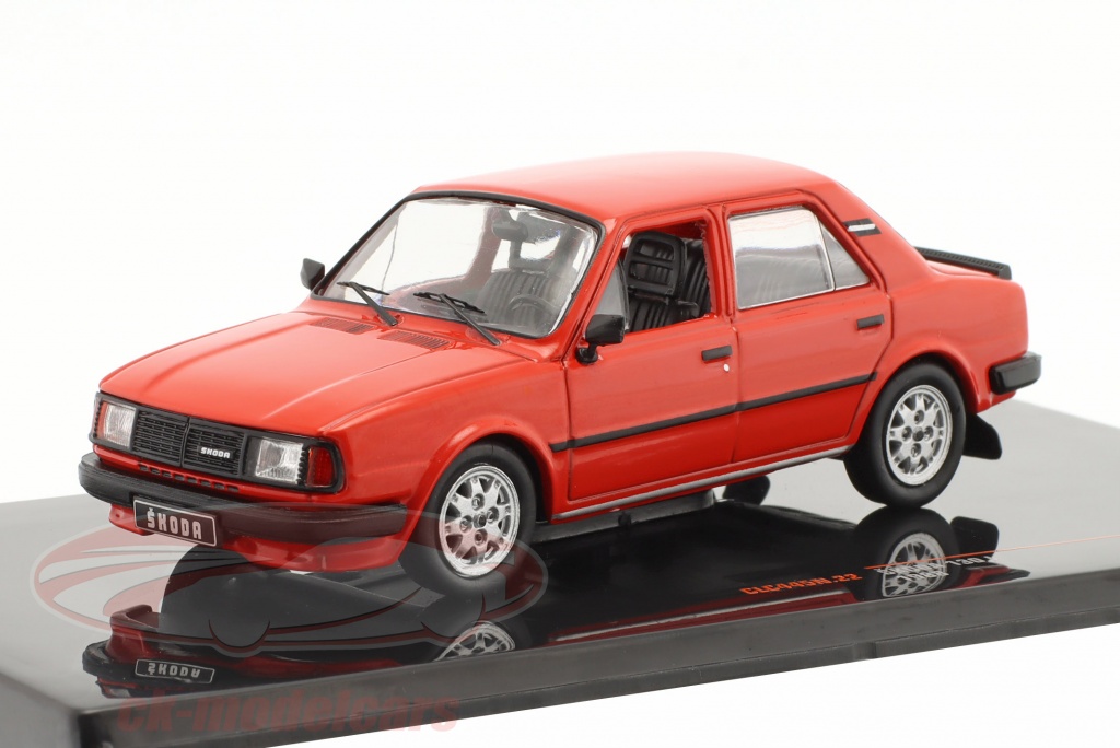 Ixo 1:43 Skoda 130 L year 1988 red CLC445N.22 model car