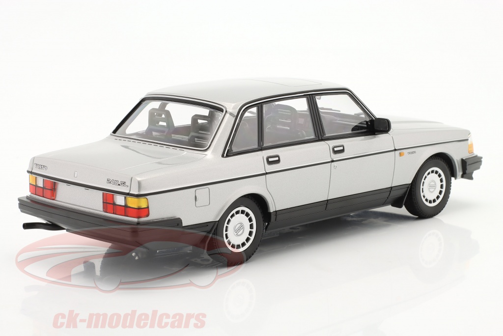 Modellino Minichamps Volvo 240 GL 1986 Verde Scala 1/43 - Metallo Da Collezione
