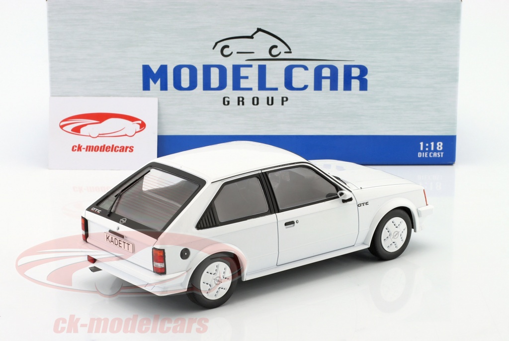 Modèle Réduit Opel Kadett D SR Blanche – Échelle 1/18 – MCG – Année 1983 – Métal – Neuf