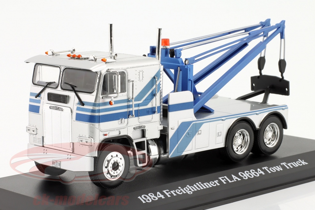 greenlight-1-43-freightliner-fla-9664-tow-truck-1984-silver-blue-86632/