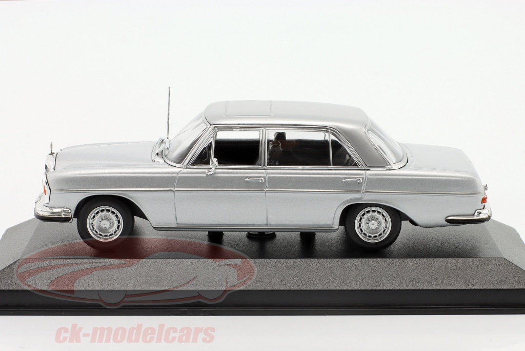 Minichamps 1:43 Mercedes-Benz 300 SEL 6.3 (W109) anée 1968 vert