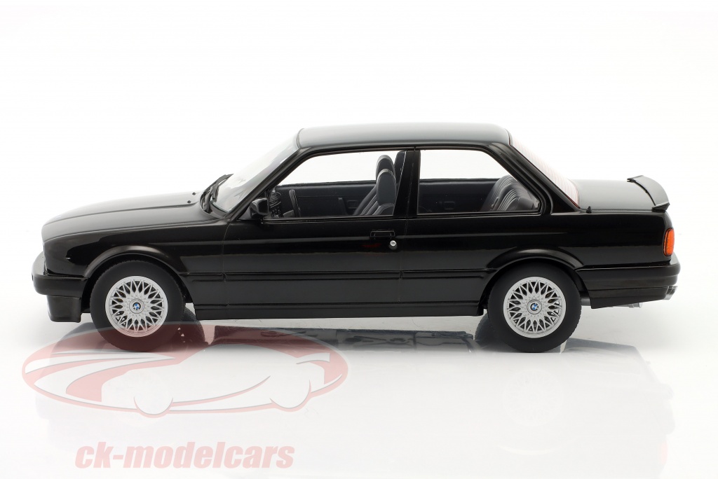 1:18 BMW E30 325I M Paket 2 - 1988 - Silber