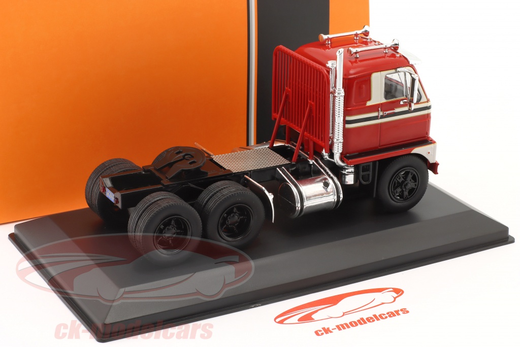 Camion tracteur International Harvester DCOF-405 de 1959 au 1/43 de IXO