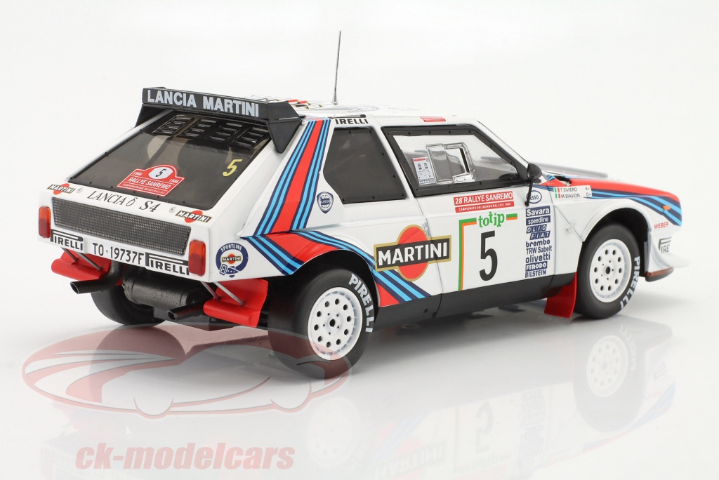 Lancia delta s4 dans voitures de rallye miniatures