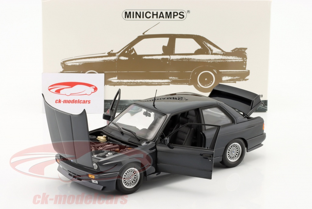 Minichamps 1:18 BMW M3 (E30) Street Evo Baujahr 1989 dunkelblau 