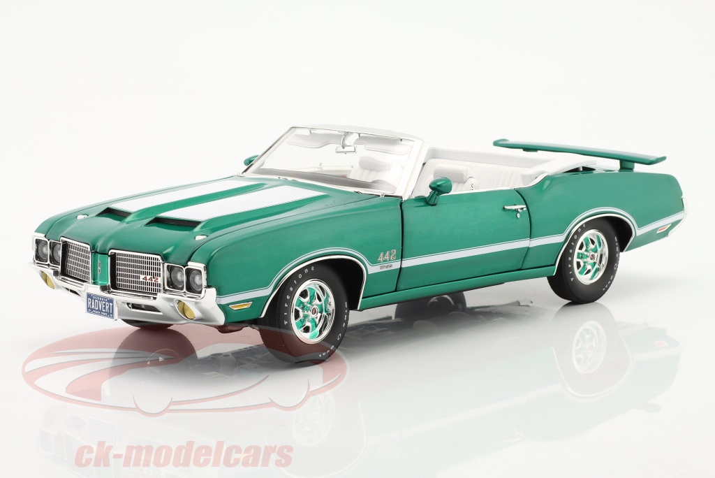 gmp-1-18-oldsmobile-442-w-30-convertible-year-1972-radiant-green-a1805625/