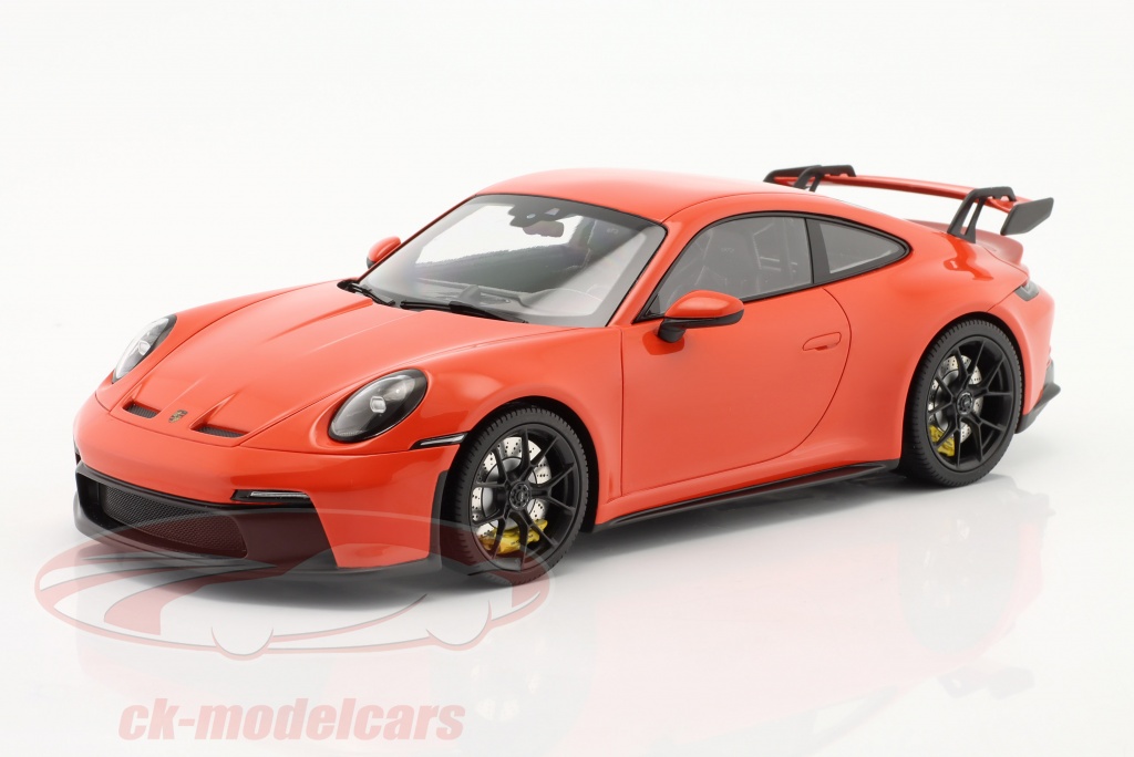 Porsche 911 (992) GT3 Baujahr 2021 lava orange / schwarze Felgen 1:18 Minichamps