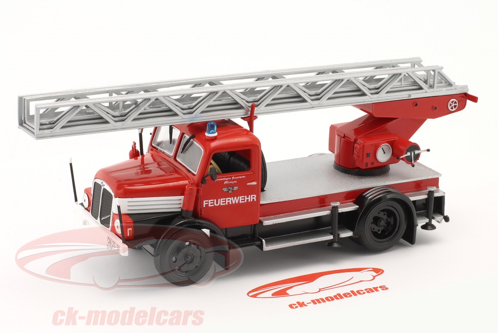 Ixo IST SB 1/43 - IFA S4000-1 DL25 Camion Pompiers Feuerwehr - Très Bon état