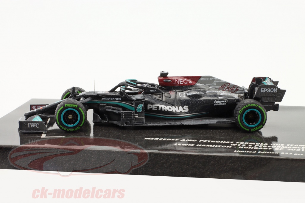 MAISTO RC F1 MERCEDES AMG F1 W12 E-Performance 24 Mhz 1:24 | Zahradní a