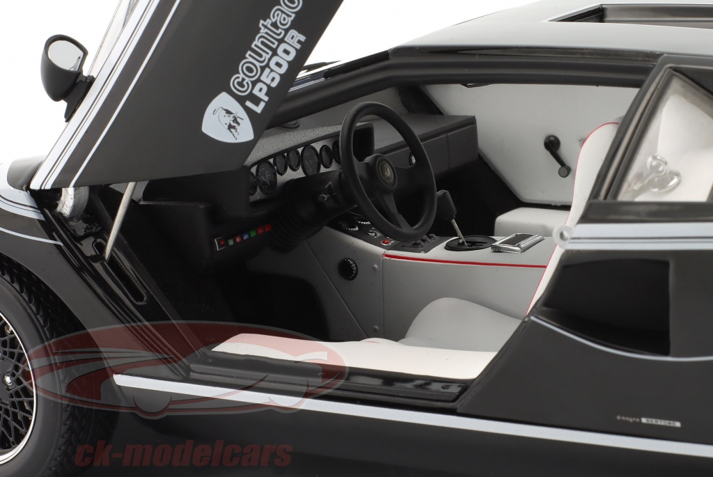 Kyosho 112 Countach LP500R Bouwjaar 1982 zwart 08617BK