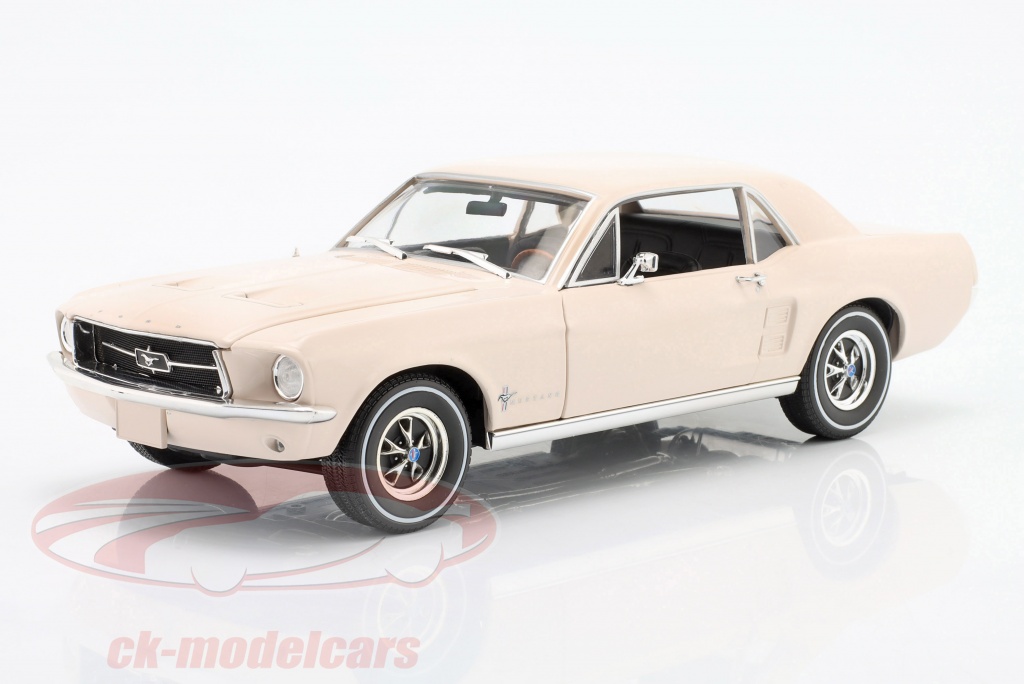 greenlight-1-18-ford-mustang-coupe-she-country-special-1967-beige-claro-13642/