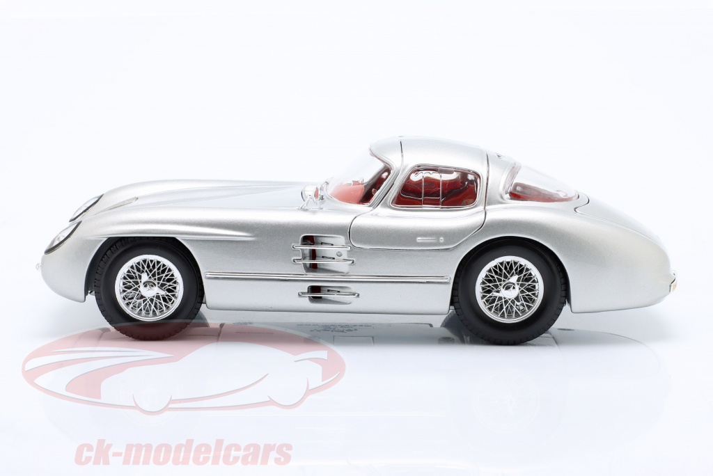 CMC Mercedes-Benz 300 SLR Uhlenhaut Coupé 1/8 Fertigmodell CMC Mercedes-Benz 300 SLR Uhlenhaut Coupé 1/8 Fertigmodell