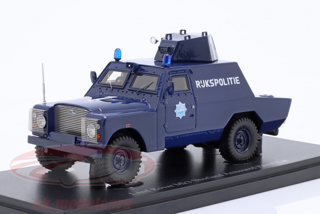 autocult-1-43-land-rover-mk3-shorland-armoured-patrol-car-1973-azul-12018/