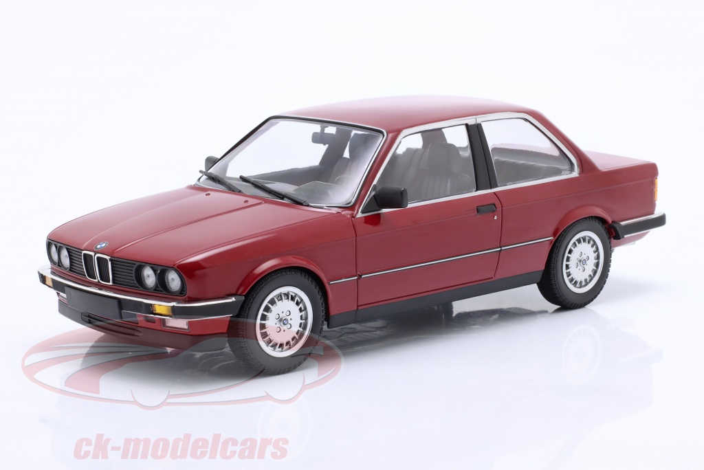 Minichamps 1:18 BMW 323i année de construction 1982 bleu métallique