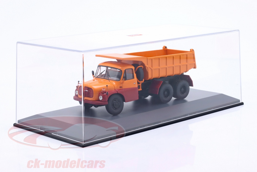 Vitrine professionnelle pour modèles 1:8 avec entrée de câbles et base en bois