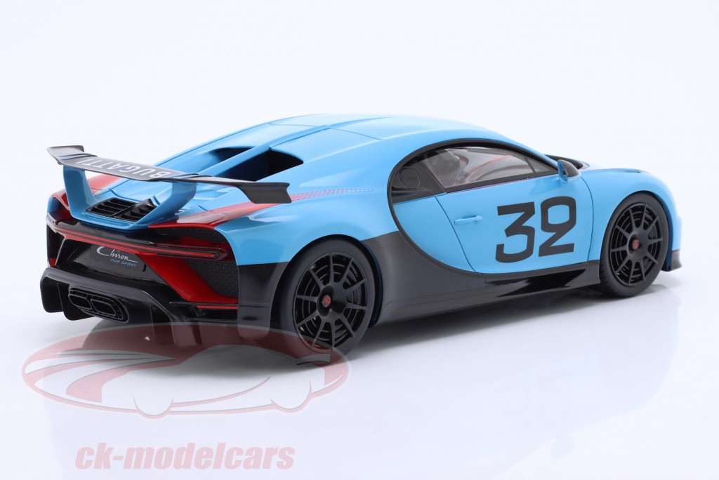 True Scale 1:18 Bugatti Chiron Pur Sport Grand Prix #32 light blue 
