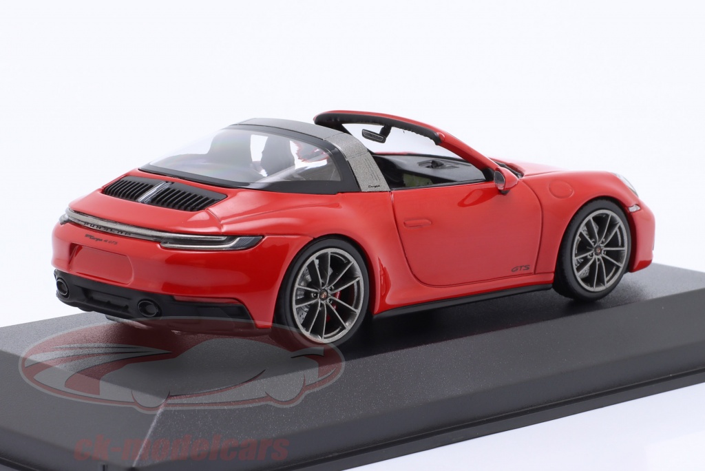 Porsche 911 Targa 4 GTS 2021 Pythongrün 1/43 minichamps