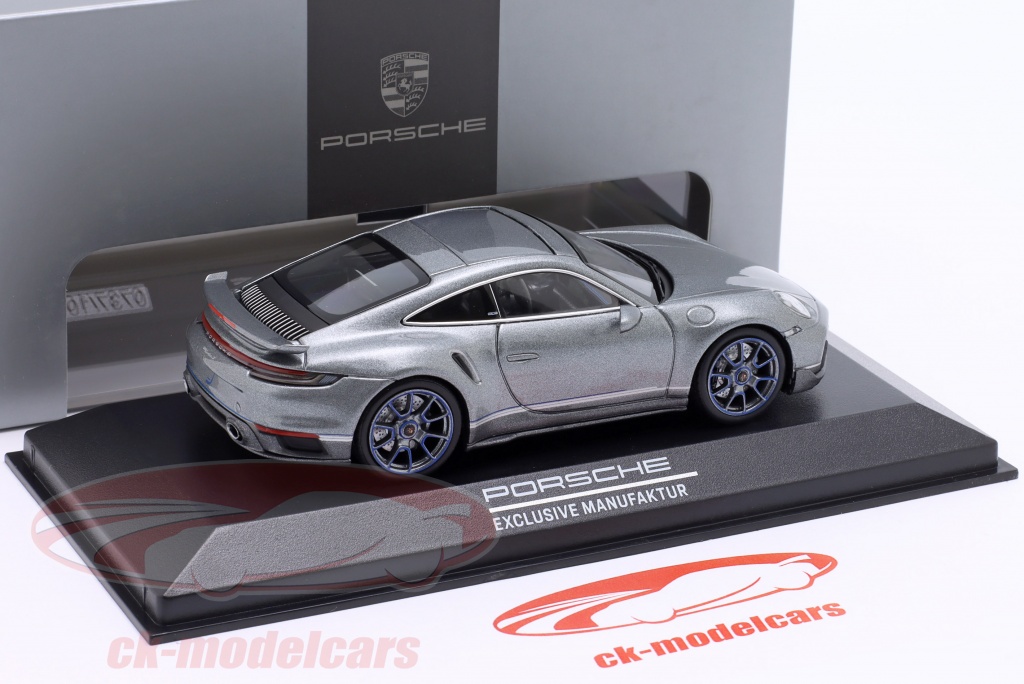 Minichamps 1:43 Porsche 911 (992) Turbo S Coupe Duet platinum 