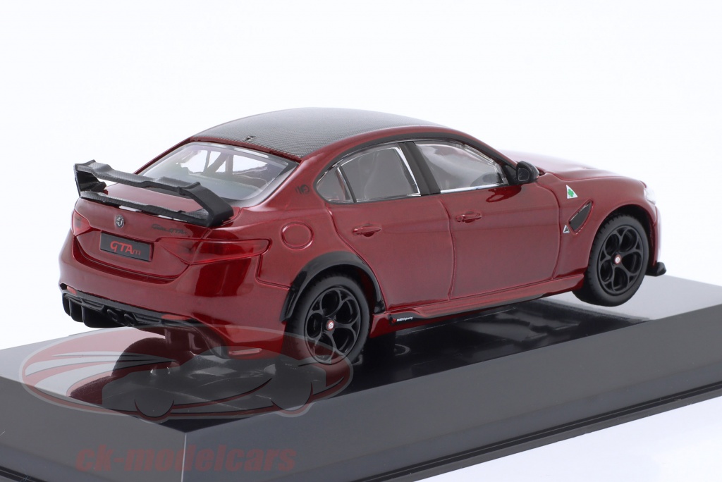 Bburago 1:18 Alfa Romeo Giulia GTAm Baujahr 2020 montreal grün metallic