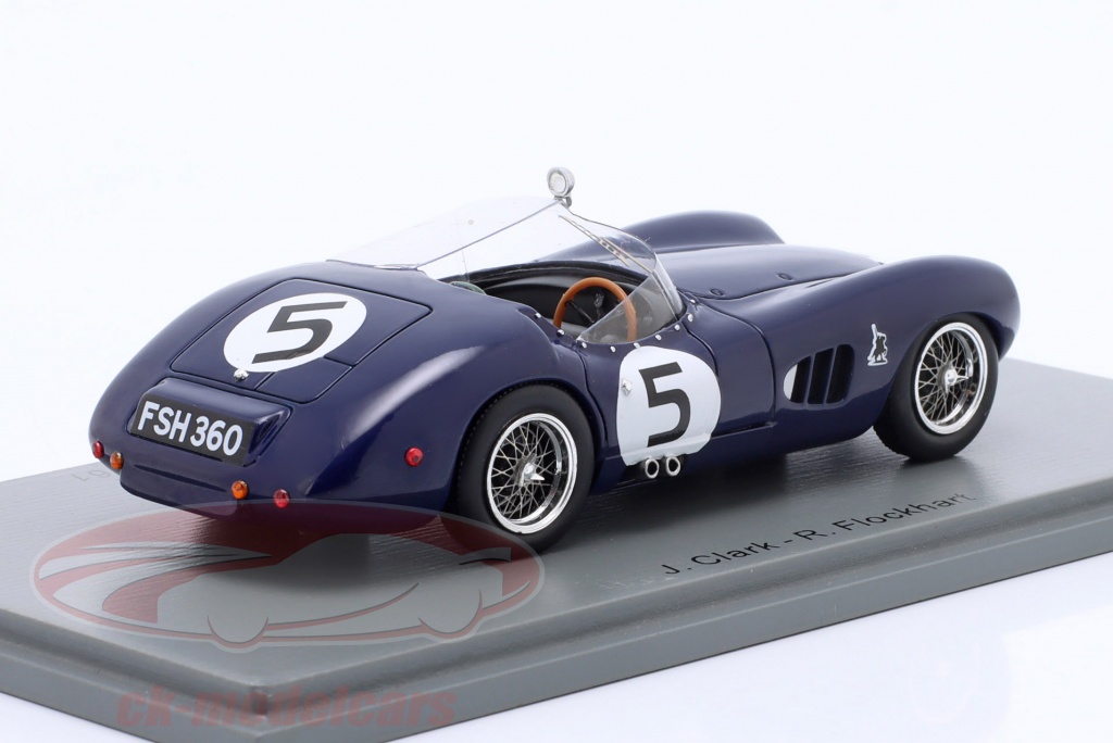 Aston Martin DBR1, elle début en 1956 aux 24 Heures du Mans