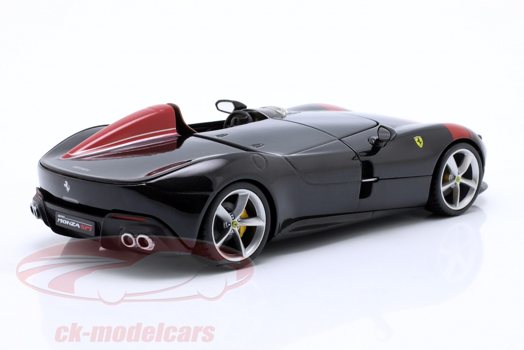 Bburago 1:24 Ferrari Monza SP1 Colore Argento - Modellino Pressofuso In Scala 18-26027