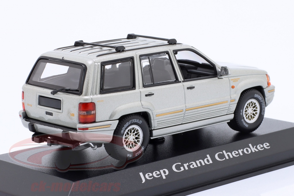 Minichamps 1:43 Jeep Grand Cherokee Baujahr 1995 silber 940149661 