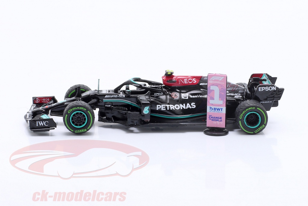 Voiture Miniature 1:64 Mercedes-AMG F1 W12 E - GP Turquie 2021 Vainqueur Valtteri Bottas - Tarmac Works Limited Ed.