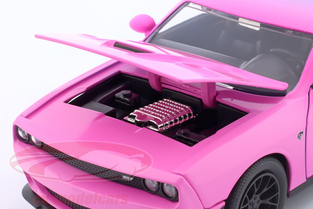 Jadatoys 124 Pink Slips Dodge Challenger SRT Hellcat 2015 pink / light