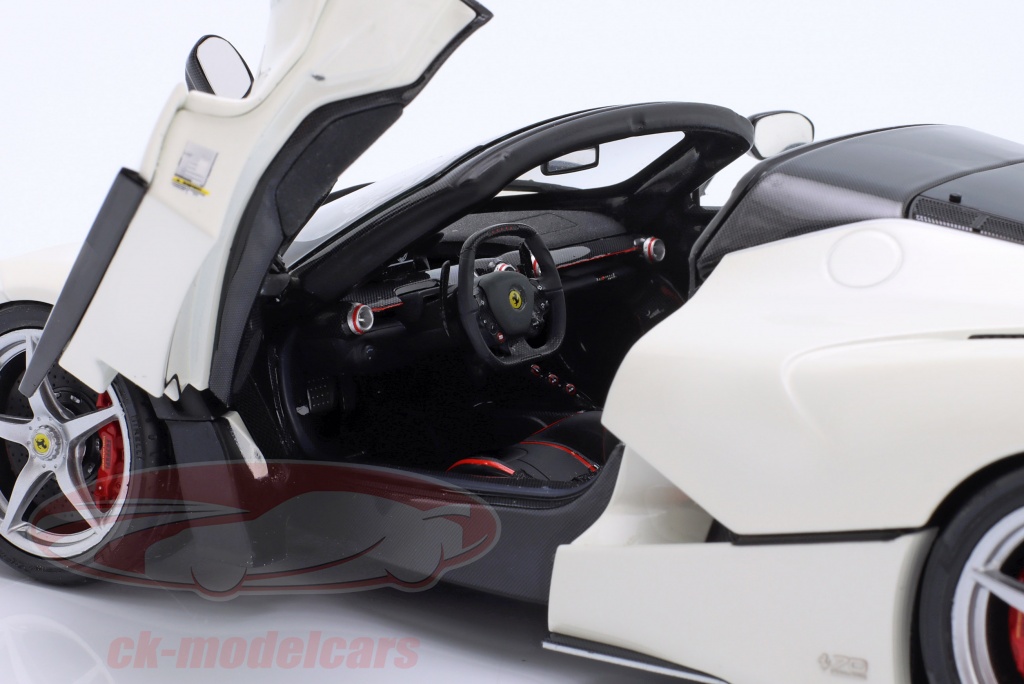 Ferrari LaFerrari Aperta échelle 1:18 - BBR Models - Rouge - Édition Limitée (occasion)