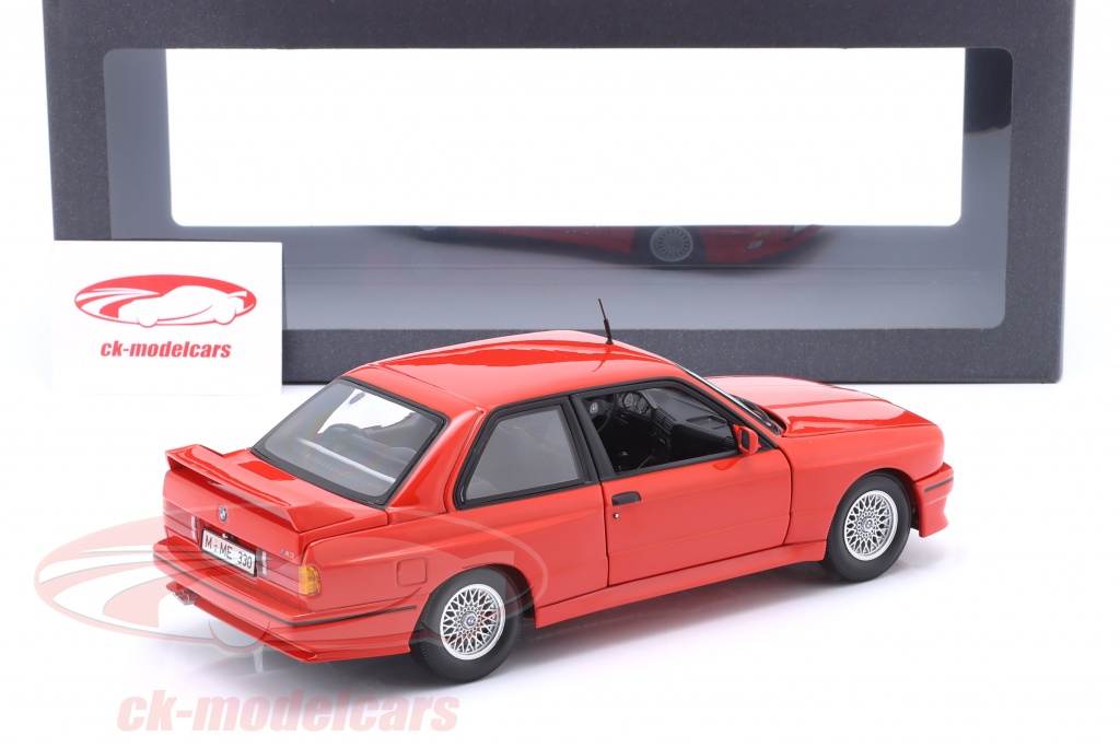 Minichamps 1:18 BMW M3 (E30) 建設年 1987 赤 80435A5D018 モデル 車 ...