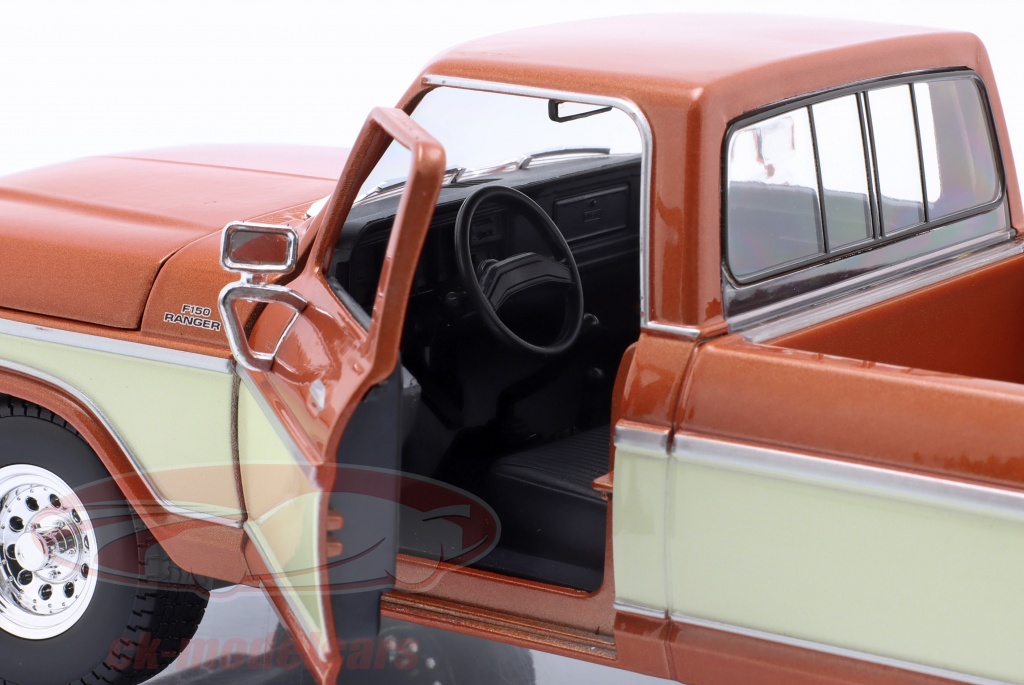 Maisto Ford F150 Pick-Up 1979, braun/crème 1:18 Modèle réduit de voiture - Electronic France Maisto Ford F150 Pick-Up 1979, braun/crème 1:18 Modèle réduit de voiture - Electronic France