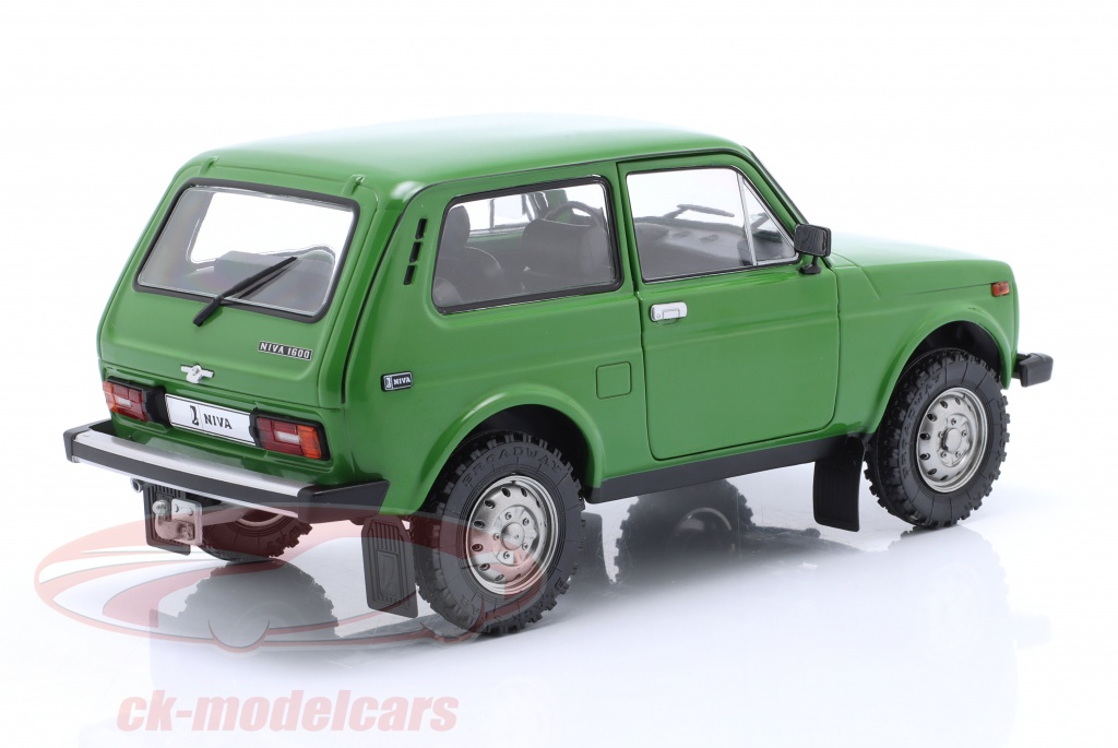 Miniature Lada Niva 1/18 Solido – Verte – Modèle Réduit Voiture – S1807304