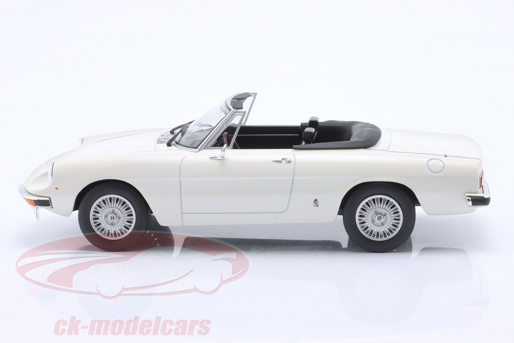 Modellino Norev 1/18 Alfa Romeo 2000 Spider Del 1978 - Colore Verde - 187881