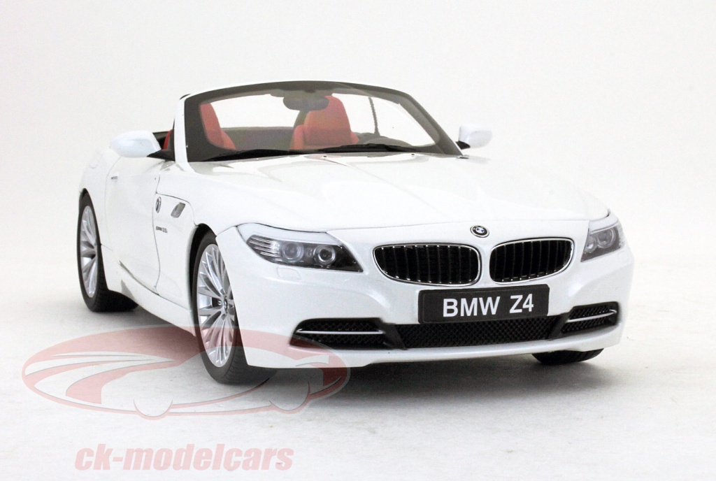 Kyosho 1:18 BMW Z4 sDrive35i (E89) white metallic 08771PW モデル 
