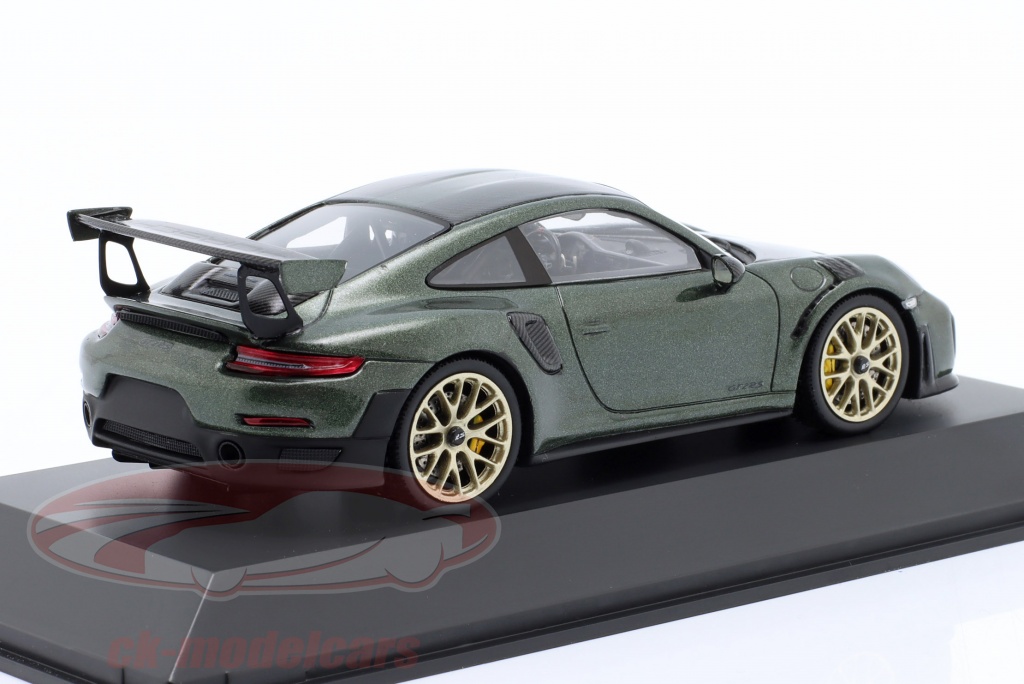 Spark 1: Porsche   GT2 RS 建設年  オークグリーン