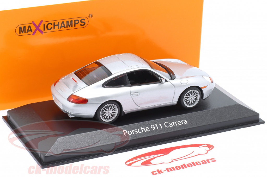Porsche 911 (996) Carrera de 1997 chromée 1/43 Minichamps (boîtage