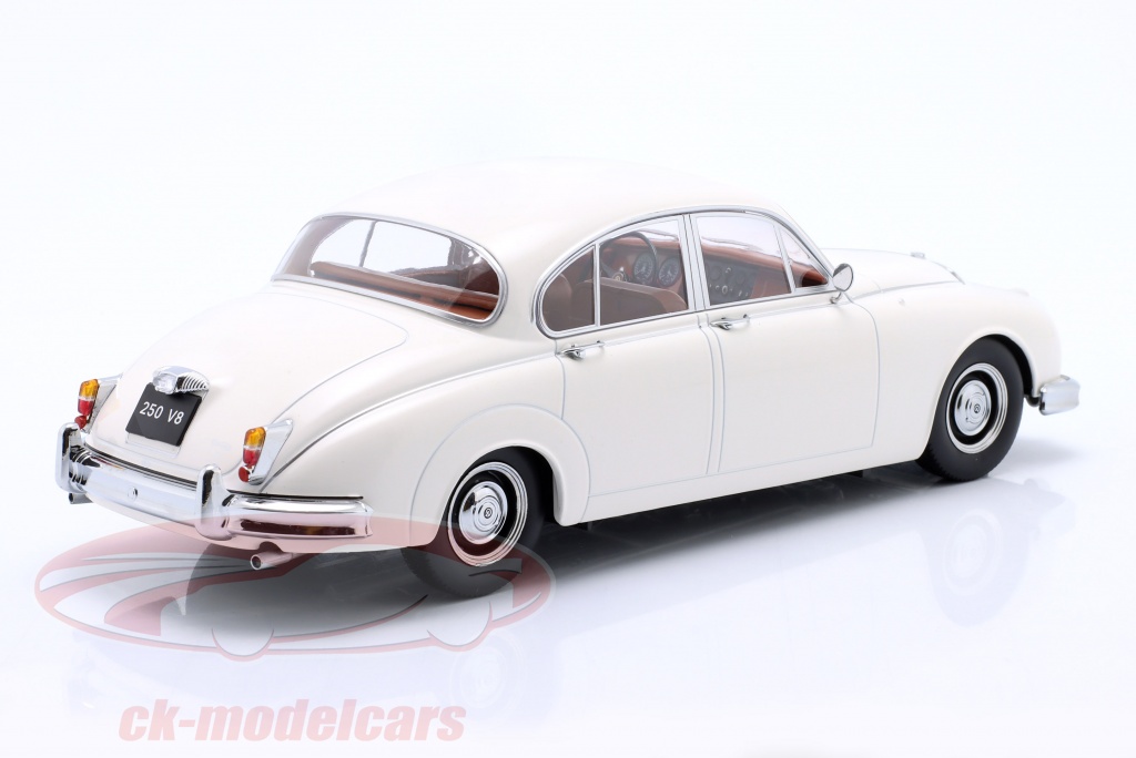 FERRARI 250 GT LUSSO de 1962 au 1/18 de KK-Scale KKDC181021 EUR 79,95