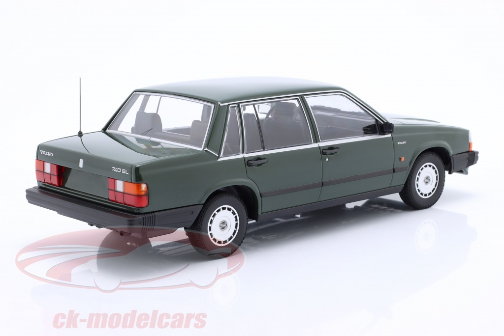 Miniature Maxichamps 1/43 Volvo 740 GL 1986 Or Métallisé - Neuve